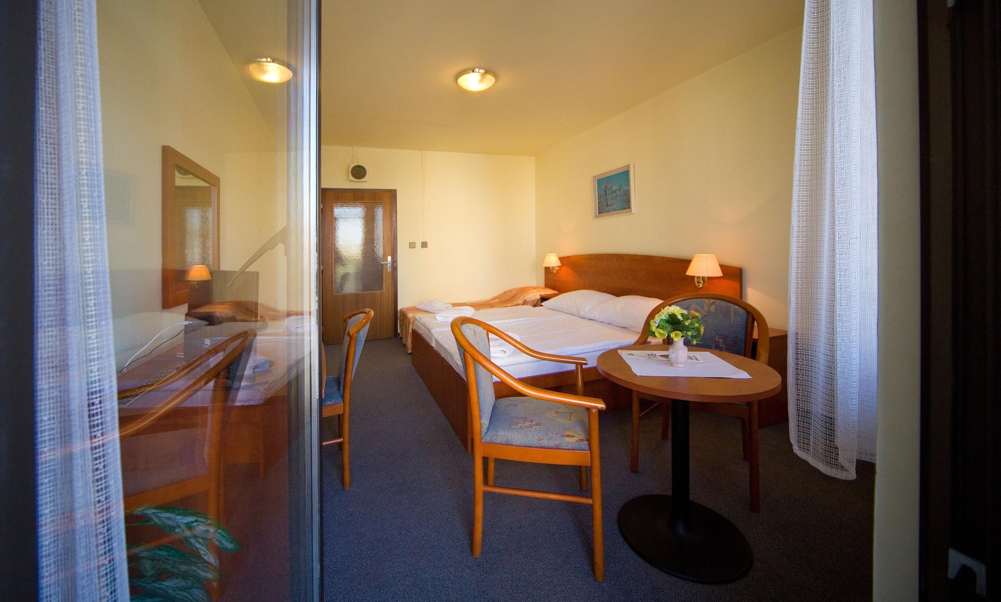 Krystal Hotel Praha